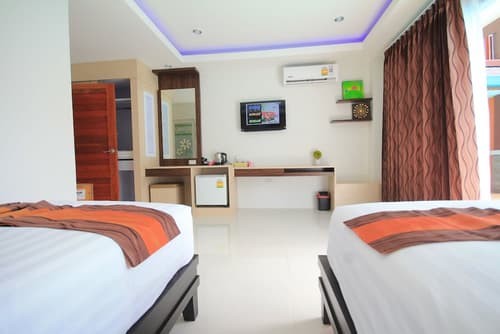 Lanta Fevrier Resort, 