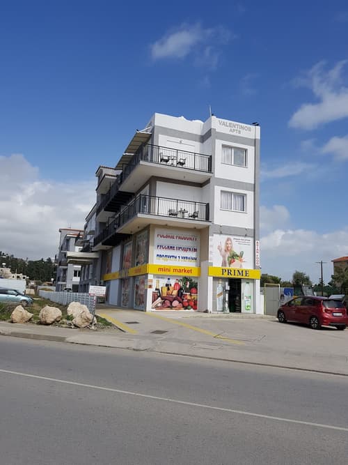 Valentinos Apartments, Front of property