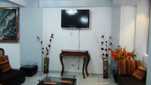 Hanaqpacha Inn, Reception