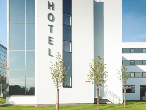 ibis budget Edinburgh Park, Business center