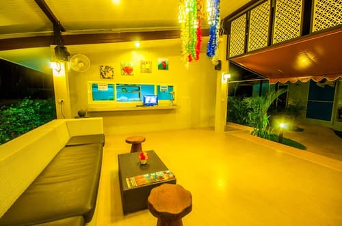 Chomphu Resort Khaolak, Reception