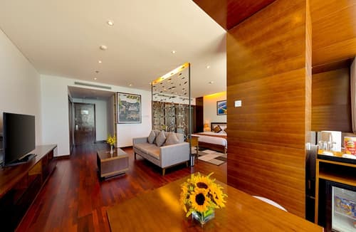 Grand Tourane Hotel, Room