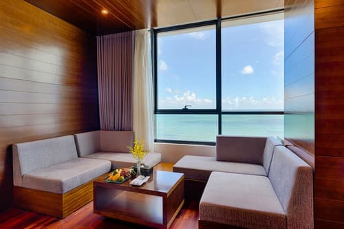 Grand Tourane Hotel, Room