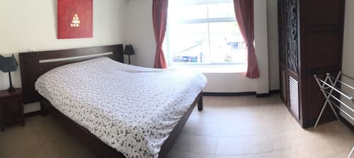 Merlin Plaza Apartments, Room