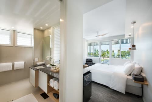 Heart Hotel and Gallery Whitsundays, Room