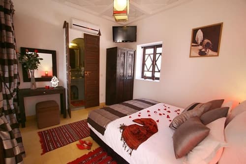 Riad Shaloma, Room