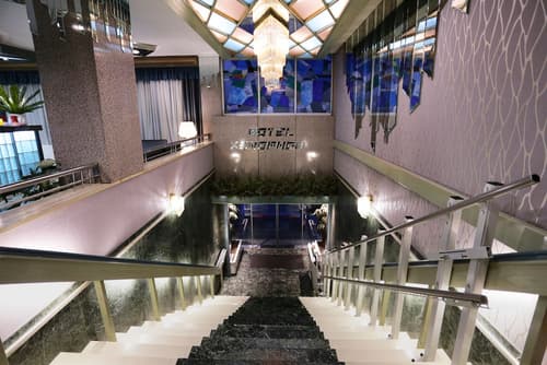 Xenophon Hotel, Interior entrance