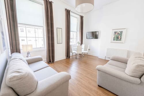 Edinburgh Castle Apartments and Suites, Room