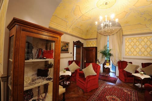 Hotel Villa Beccaris, Lobby sitting area