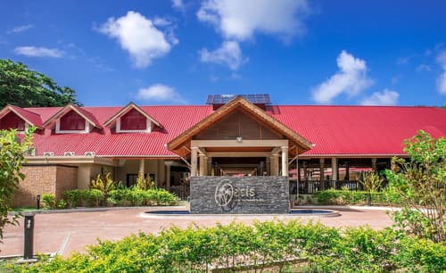 Oasis Hotel Restaurant & Spa, Front of property