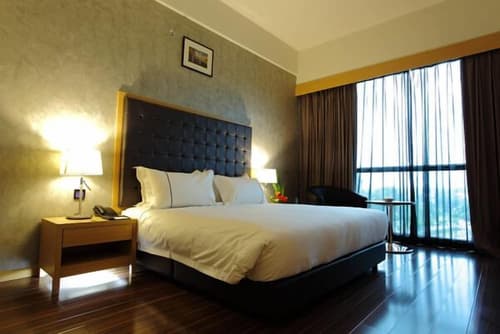 Symphony Suites, Room