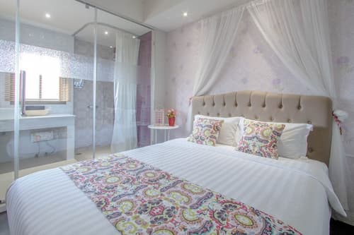 The Star of Sathorn, Room