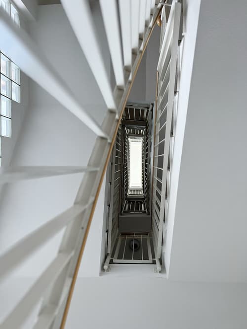 Hotel Prinz, Interior entrance