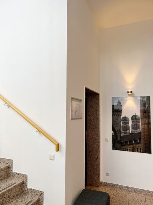 Hotel Prinz, Interior entrance