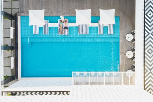 Coast Boracay, Poolside bar