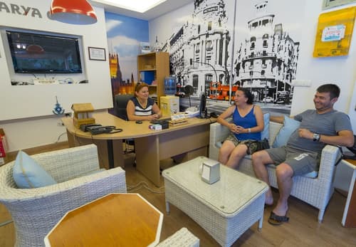 Arya Apart, Reception