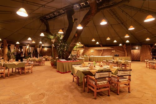 Kibo Safari Camp, Dining room