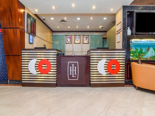 Landmark Summit Hotel, Reception