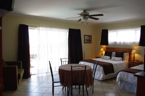 Aqua Marine Guest House, Room