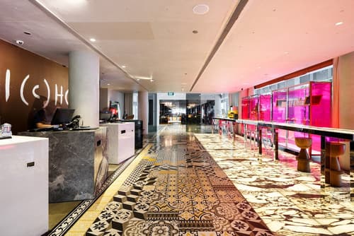 M Social Singapore, Lobby