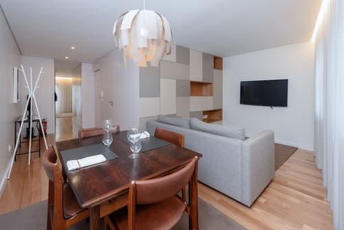 Domum, Primary image