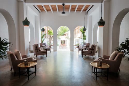 Fort Bazaar, Lobby sitting area
