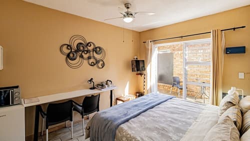 BnB on 8th Avenue, Room