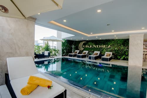 Grand Sea Hotel, Indoor/outdoor pool