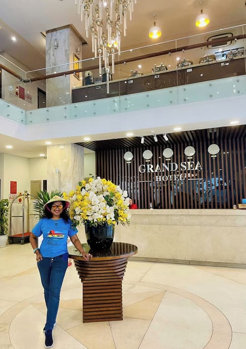 Grand Sea Hotel, Reception