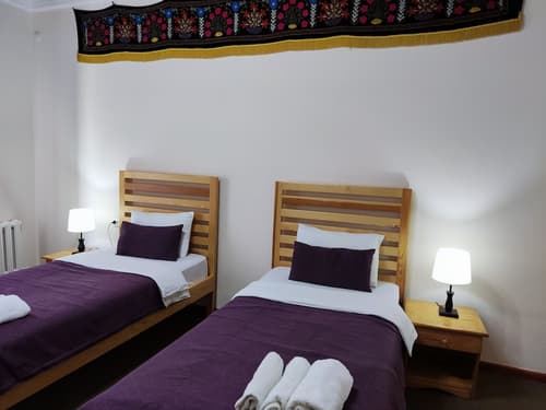 Ziyobaxsh Hotel, Room