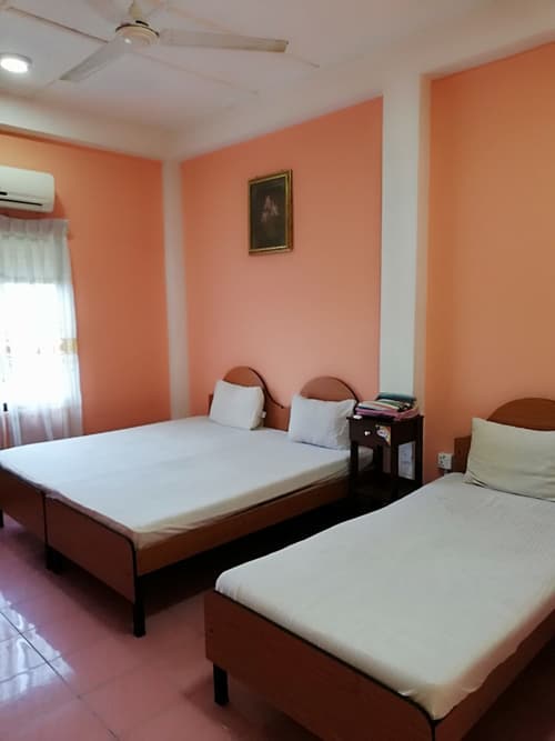 Sunshine Hotel & Hall, Room