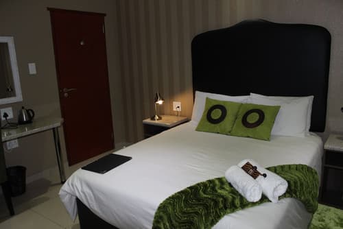 Big Five Guest House, Room