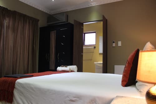 Big Five Guest House, Room