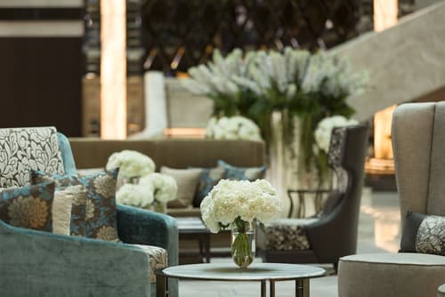 Lancaster Bangkok, Lobby lounge