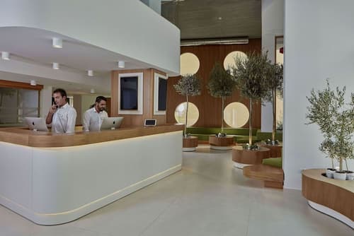 Olive Green Hotel, Lobby lounge