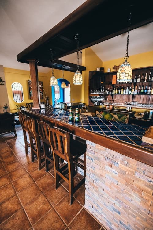 Seagull Cove Resort, Bar (on property)