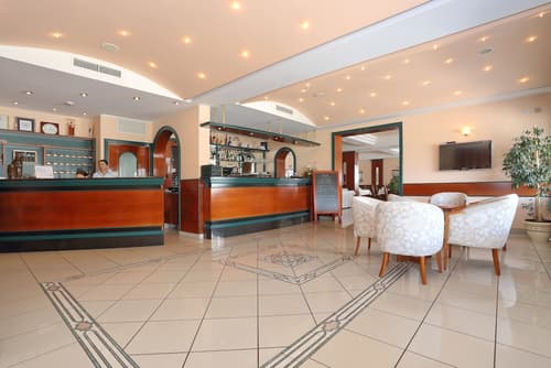 Hotel Mediteran, Reception