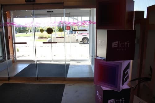 Aloft Syracuse Inner Harbor, Lobby