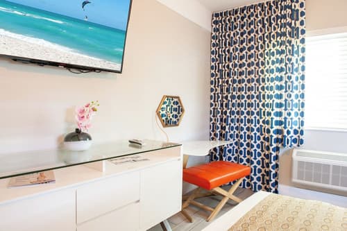 Oceanside Hotel and Suites, Room