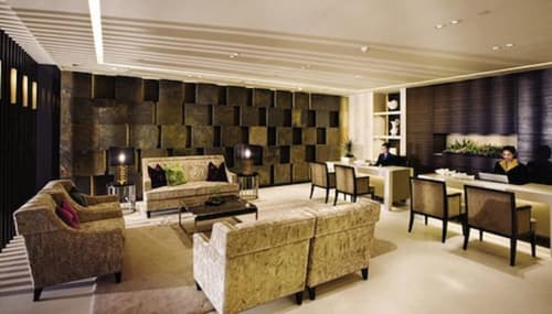 The T Hotel, Reception