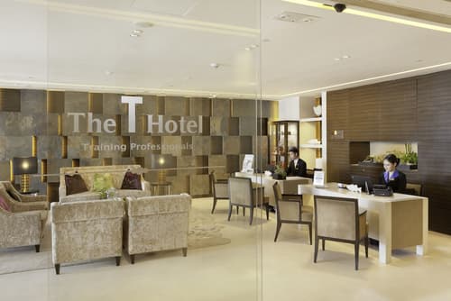 The T Hotel, Reception