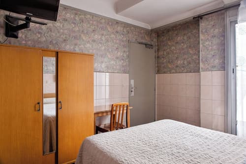 Hôtel de la Comète, Room