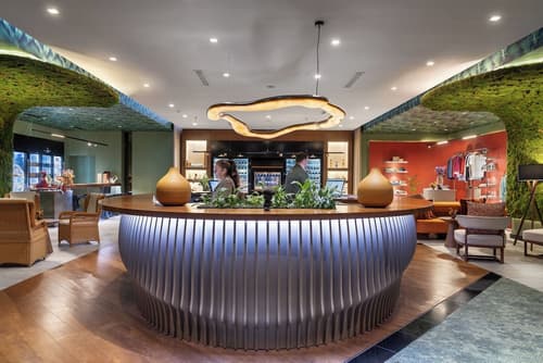 Octant Ponta Delgada, Reception