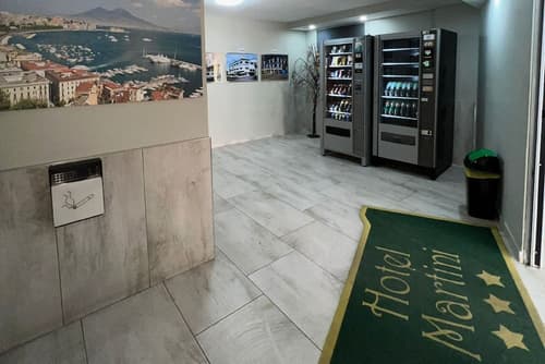Hotel Martini, Interior entrance