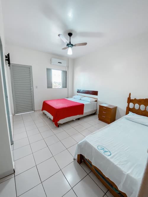 Manhattan Hotel, Room