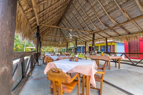 Guanacaste Lodge, Food court