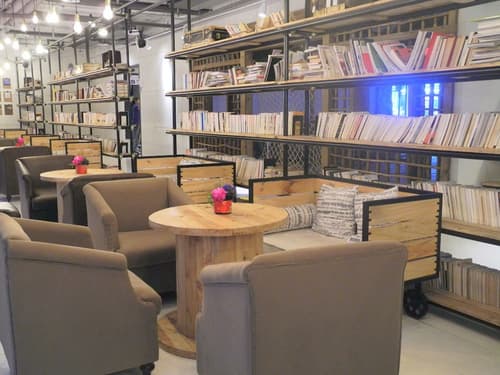 Hotel Papa Whale, Lobby sitting area