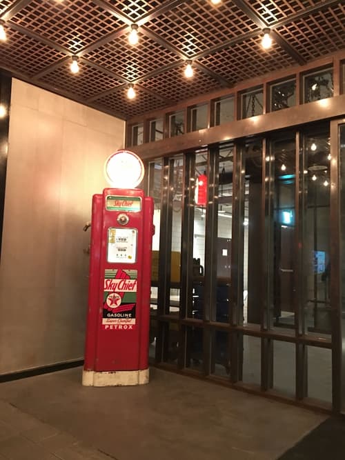Hotel Papa Whale, Interior entrance