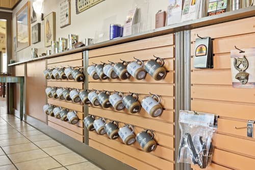 Broken Spur Inn & Steakhouse, Gift shop