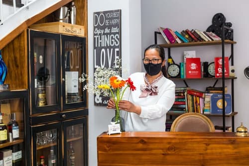 De Rohan B&B, Reception